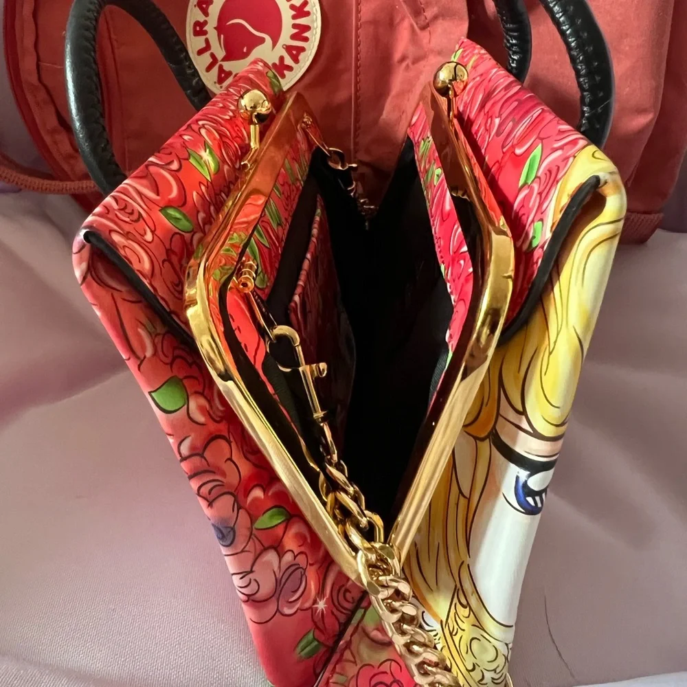 MOSCHINO Kiss-lock Tote In Fantasy Print - Picture 4 of 9